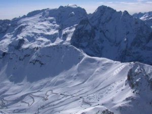 Bild 1- Dolomiten Skigebiet